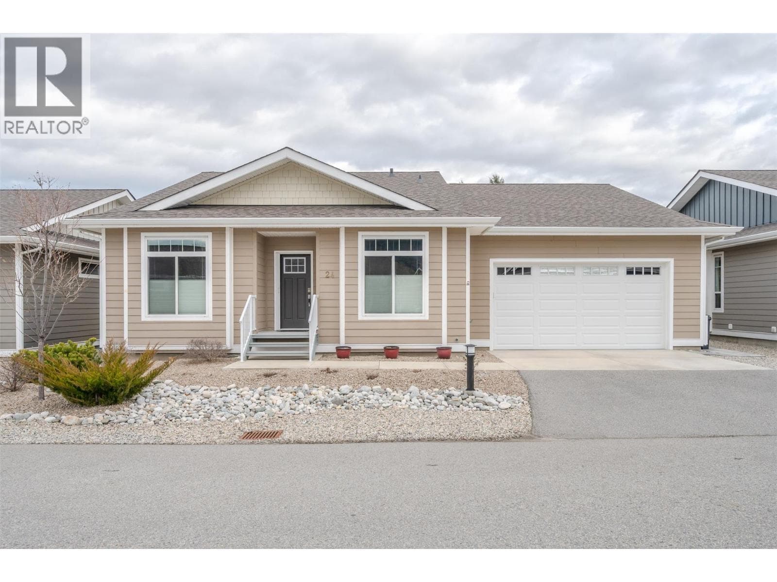 351 Warren Avenue W Unit# 24 in 