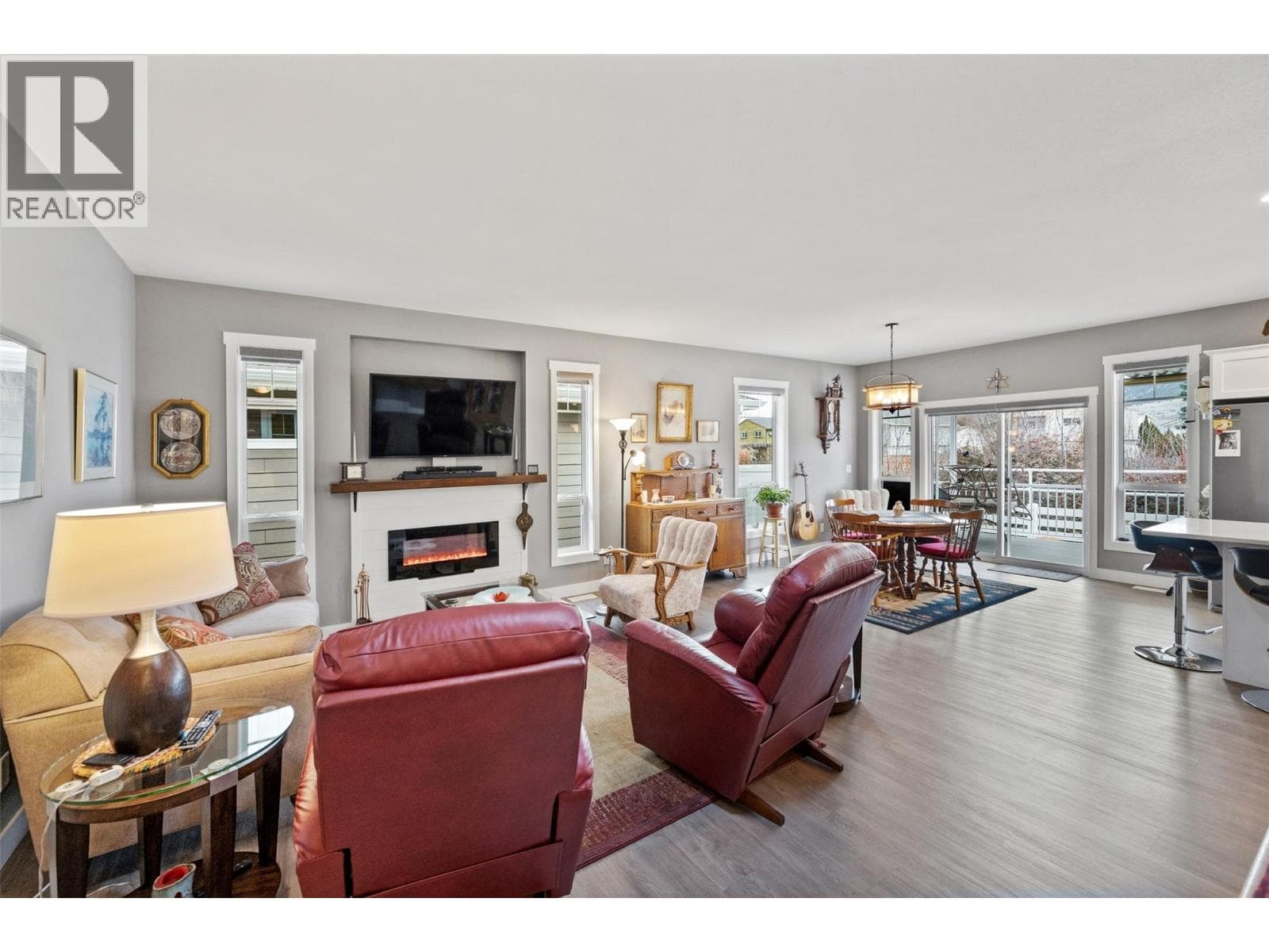351 Warren Avenue W Unit# 24, Interior REALTORS® — photo 4