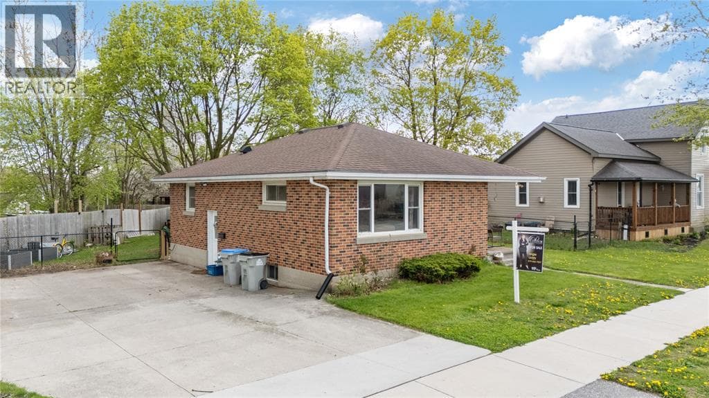 19 BROADWAY STREET, Sarnia — photo 3