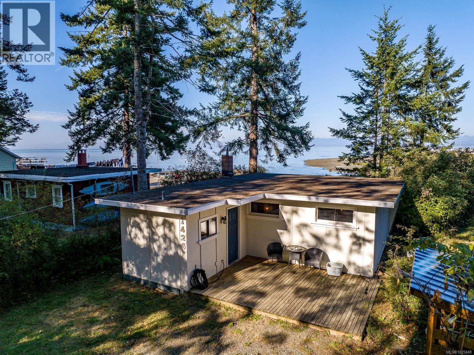1426 Wilkinson Rd, Vancouver Island — photo 2