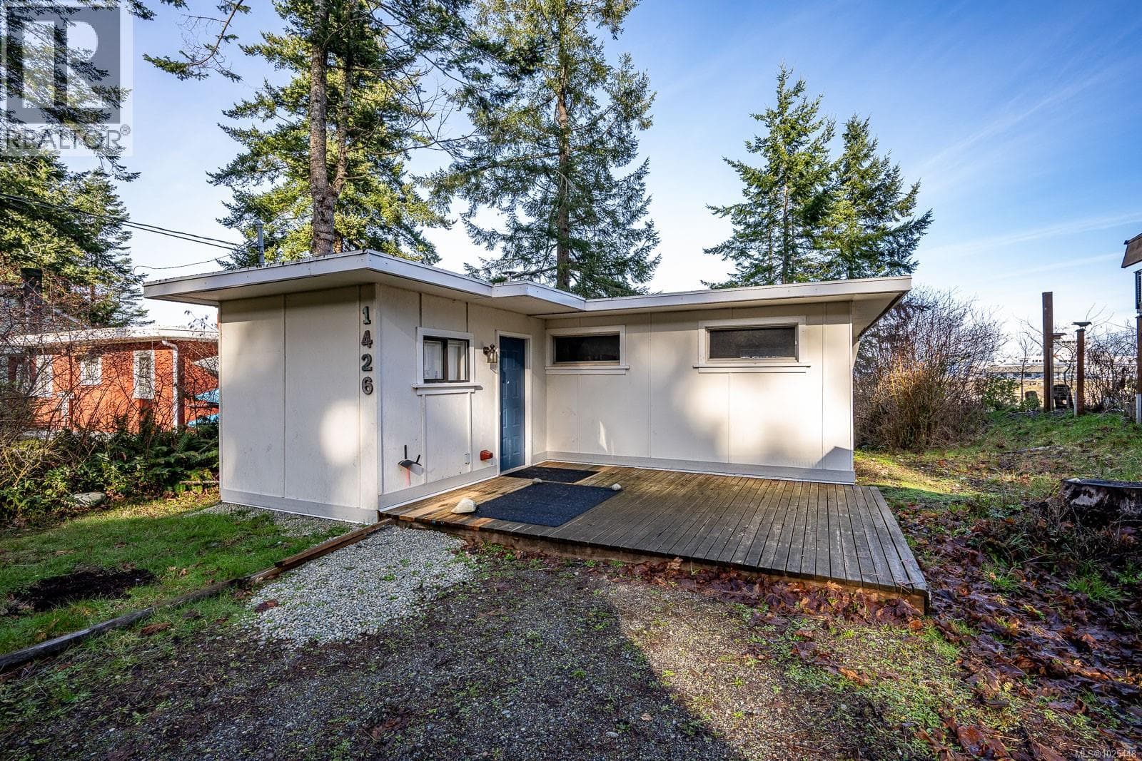 1426 Wilkinson Rd, Vancouver Island — photo 4
