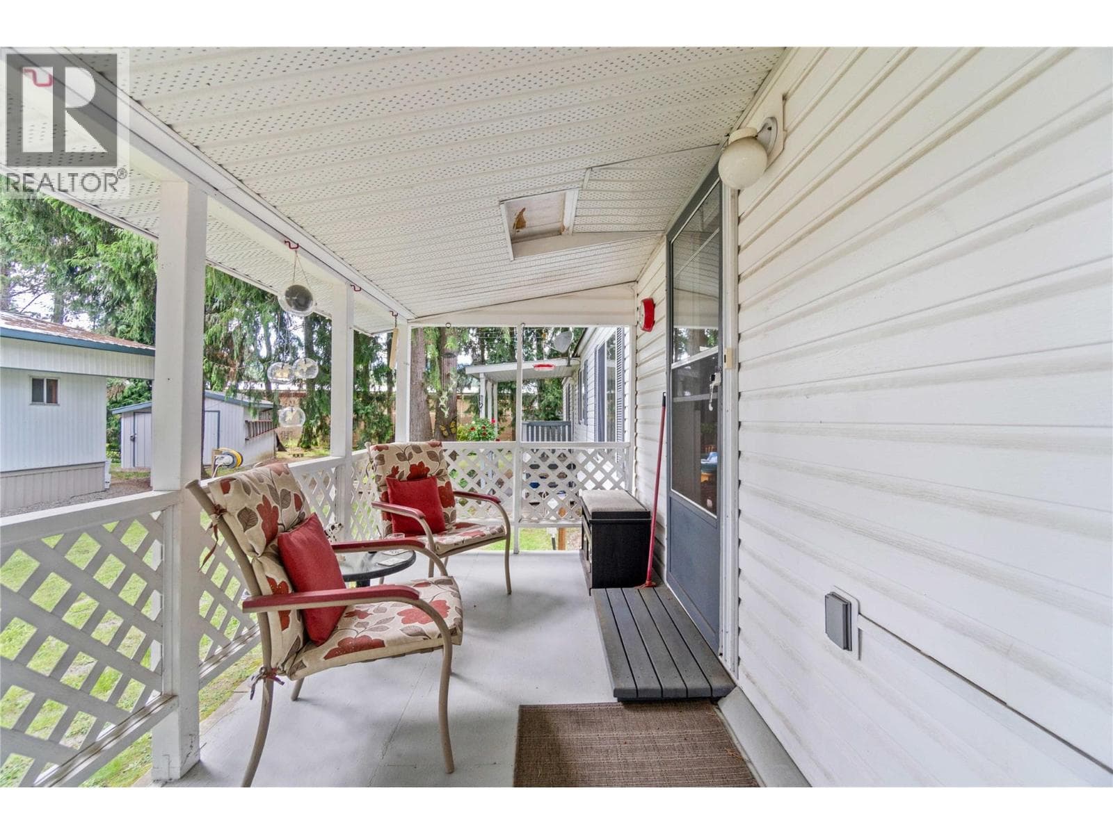 5161 63 Avenue NE Unit# 2, Interior REALTORS® — photo 5