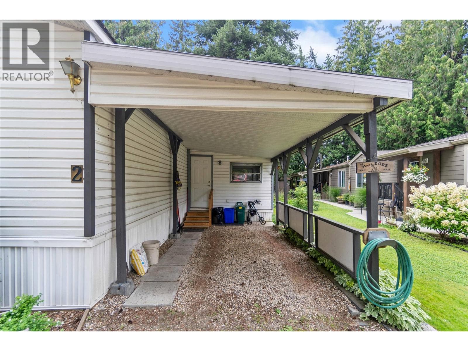 5161 63 Avenue NE Unit# 2, Interior REALTORS® — photo 3