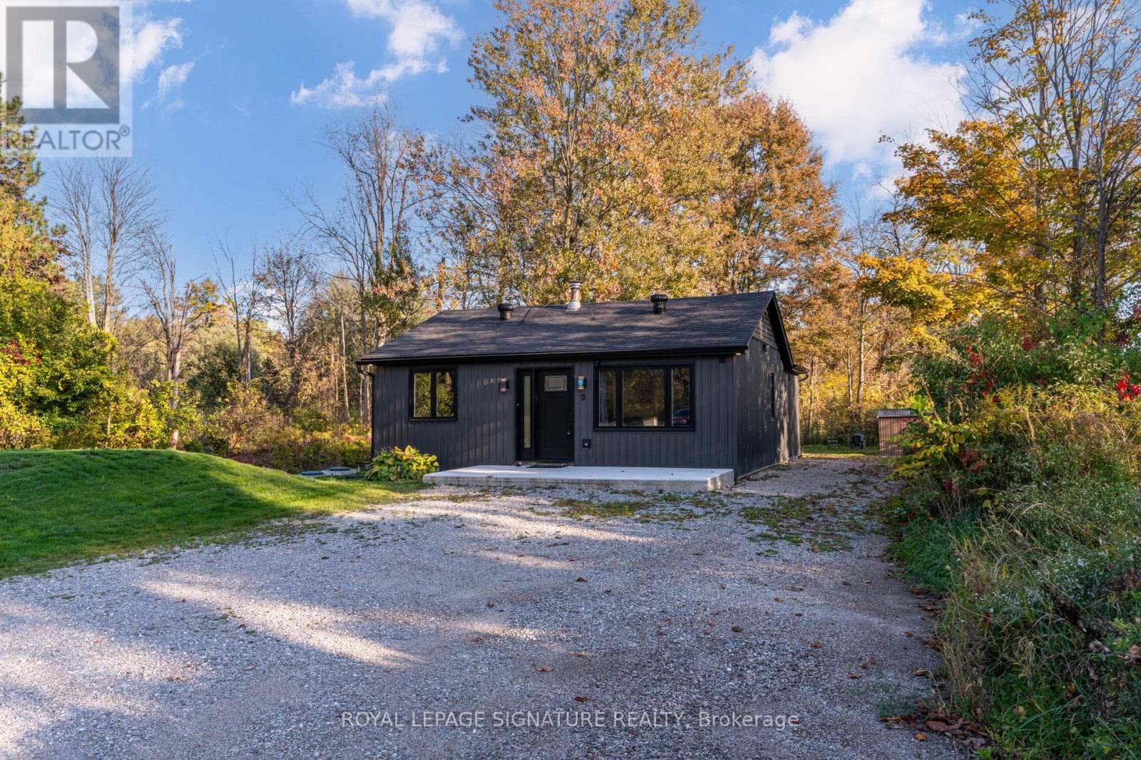 8 MOUNTSBERG ROAD in 1300