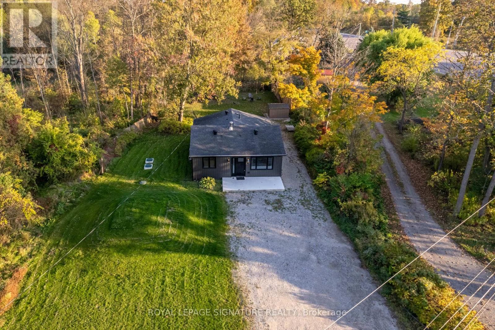 8 MOUNTSBERG ROAD, Toronto — photo 2