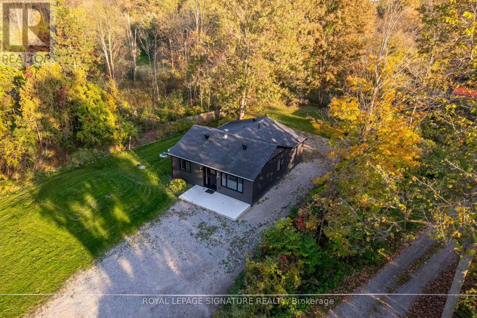 8 MOUNTSBERG ROAD, Toronto — photo 3