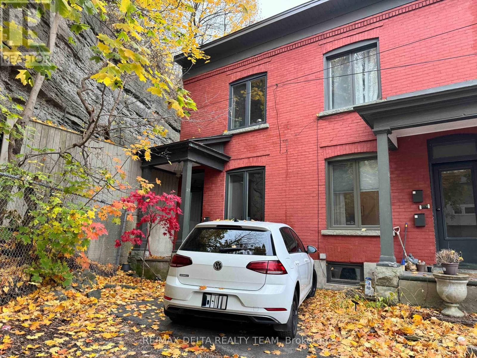 27 PERKINS STREET in WEST CENTRETOWN