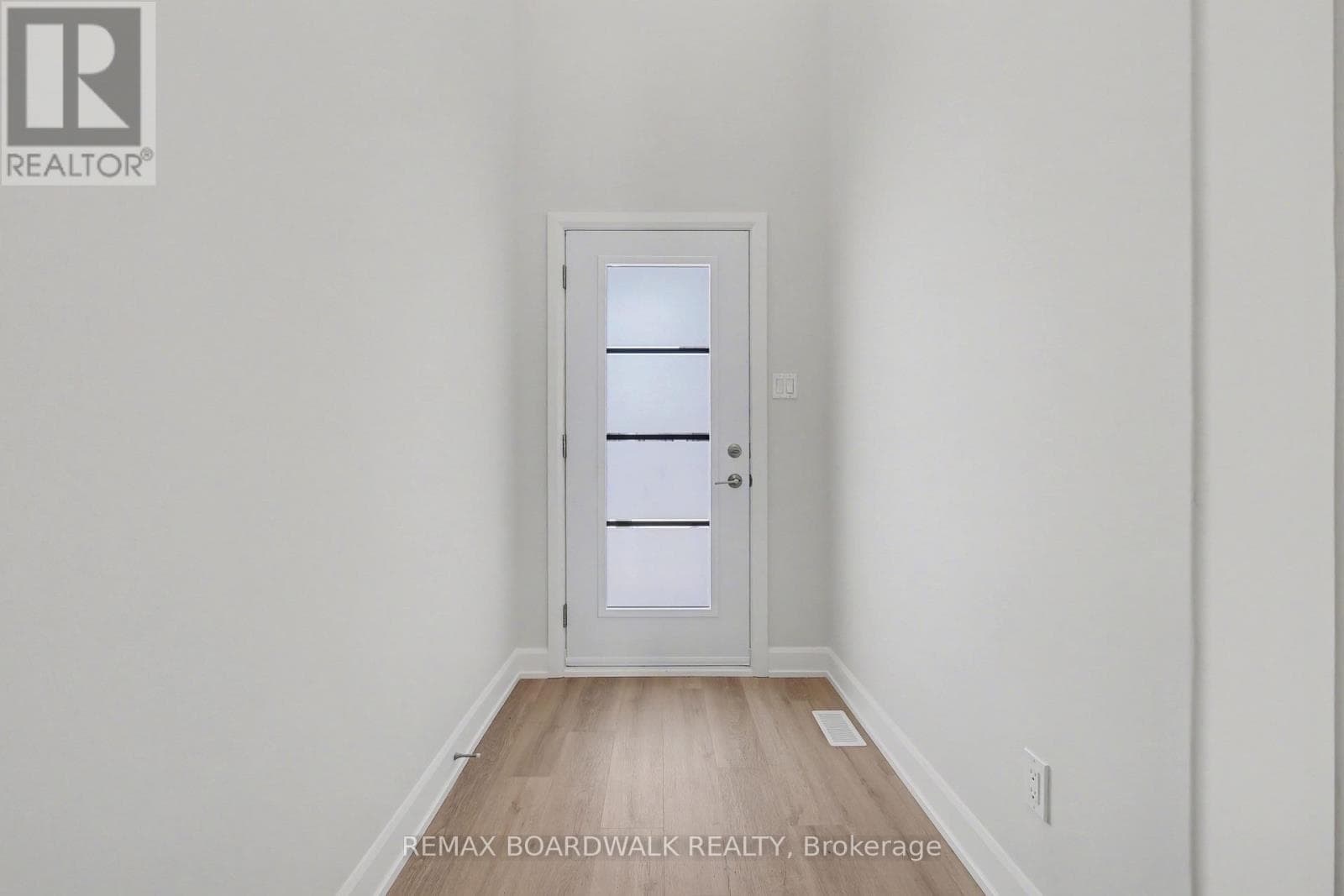 967 CHABLIS CRESCENT, Ottawa — photo 2