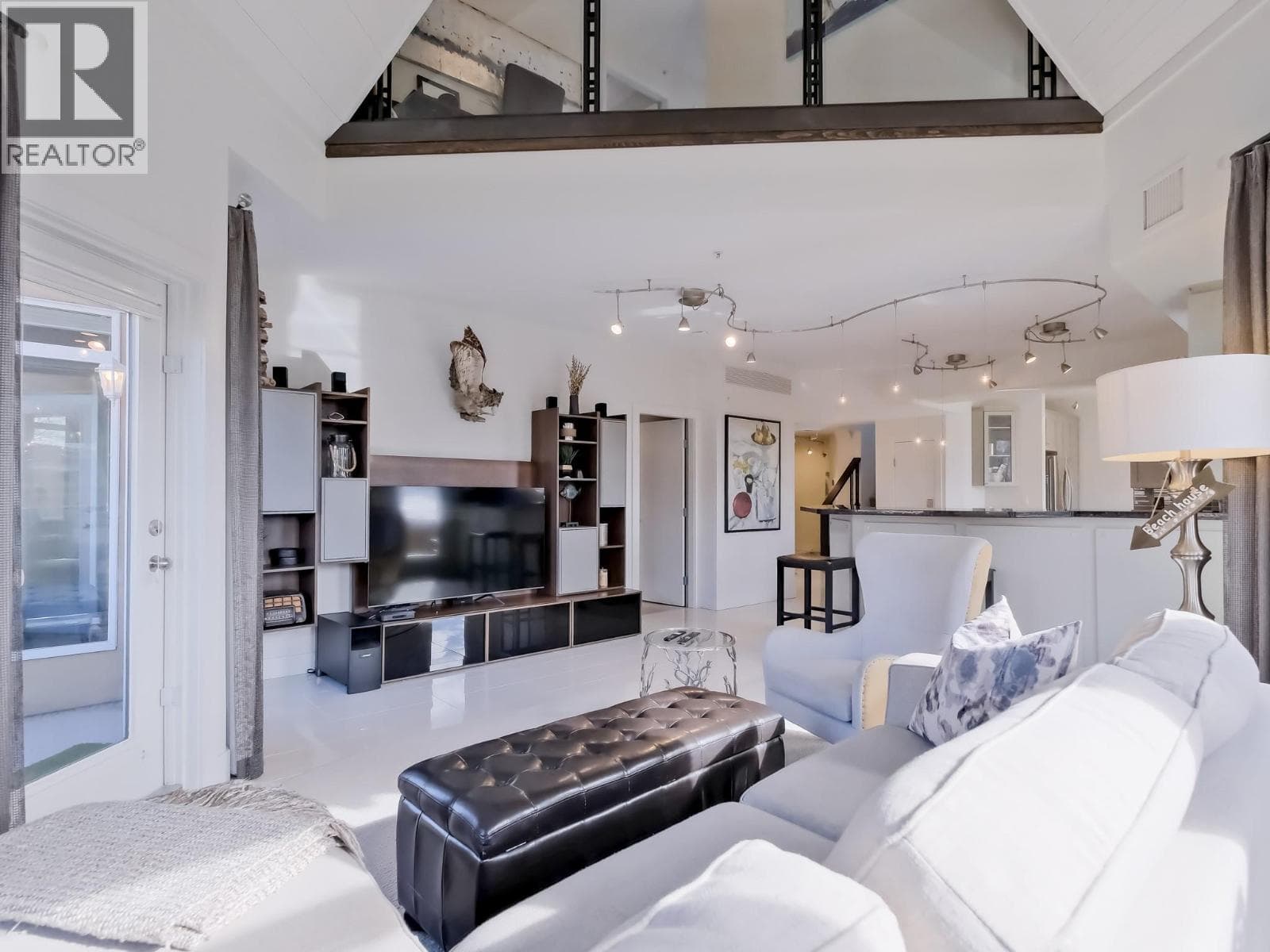 1088 SUNSET DRIVE UNIT 221, Interior REALTORS® — photo 2