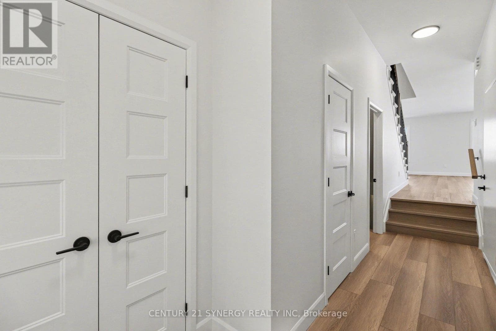 77 VILLENEUVE STREET, Ottawa — photo 4