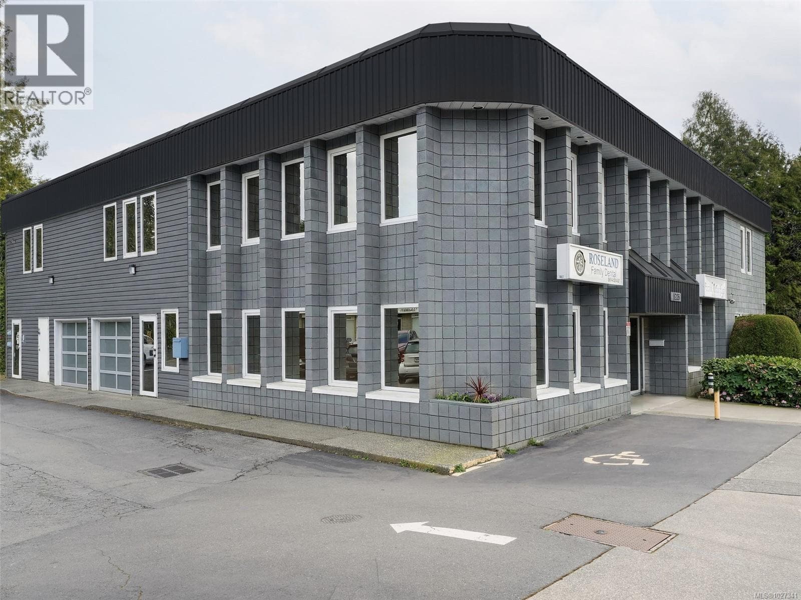 7135 West Saanich Rd in 