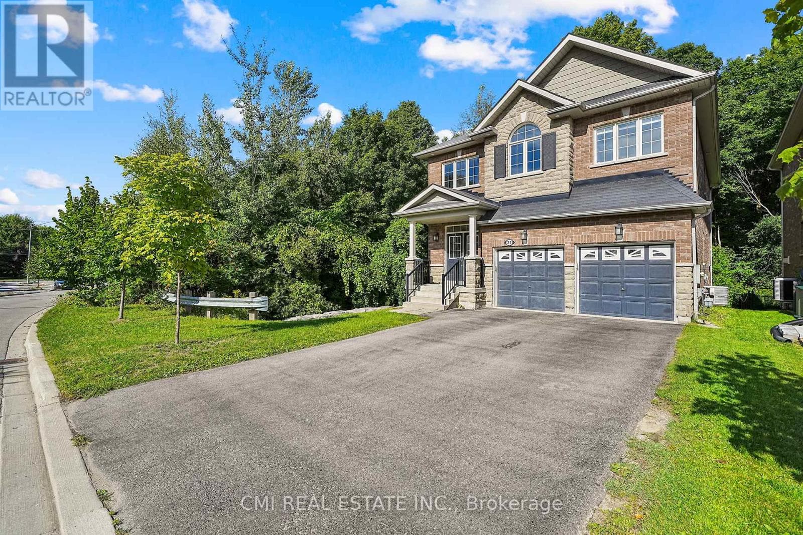 21 SCOTIA ROAD, Toronto — photo 2