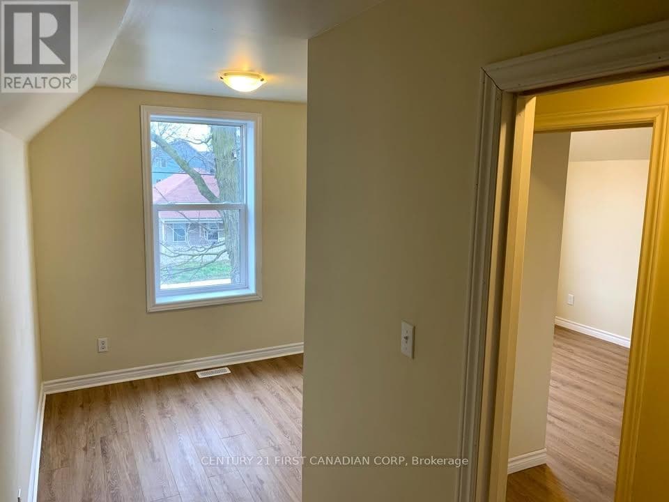 302 EGERTON STREET, London and St. Thomas — photo 5