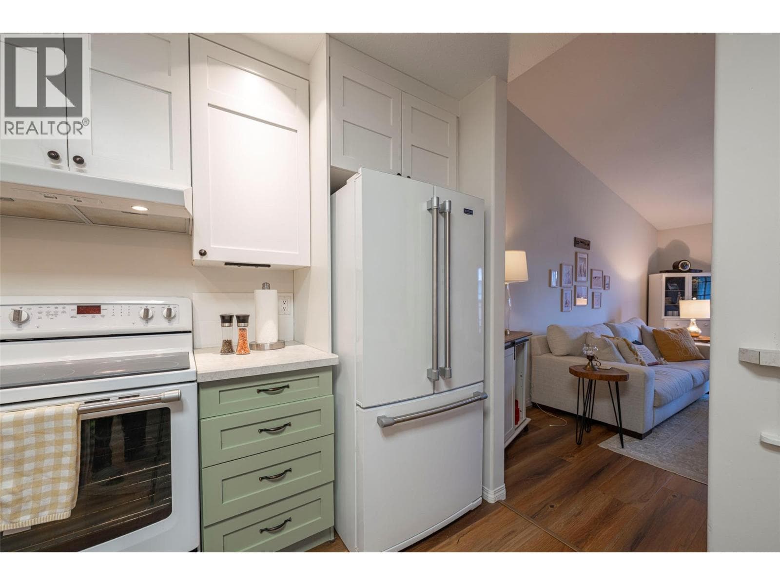 501 KILDONAN AVENUE UNIT 2, Interior REALTORS® — photo 3
