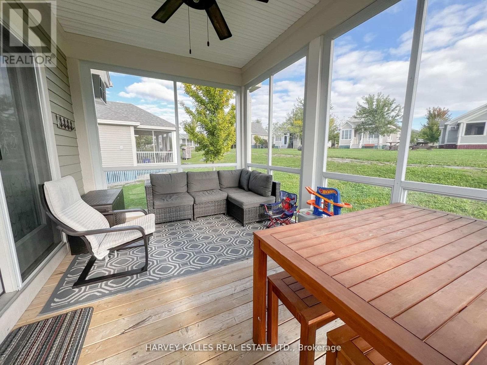 24 BUTTERNUT LANE, Central Lakes — photo 2