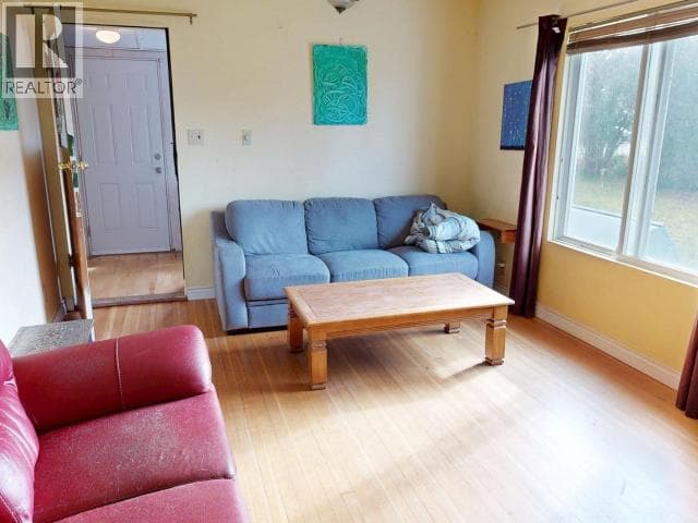4291 JOYCE AVE, Powell River — photo 2