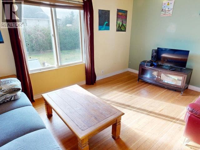 4291 JOYCE AVE, Powell River — photo 3