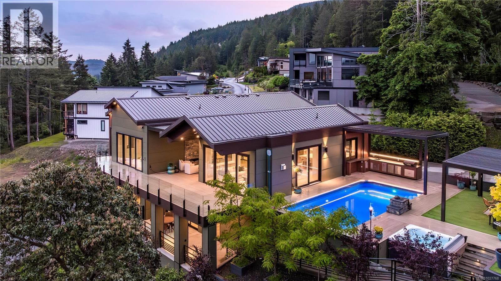 23 24 1060 SHORE PINE CLOSE, Vancouver Island — photo 2