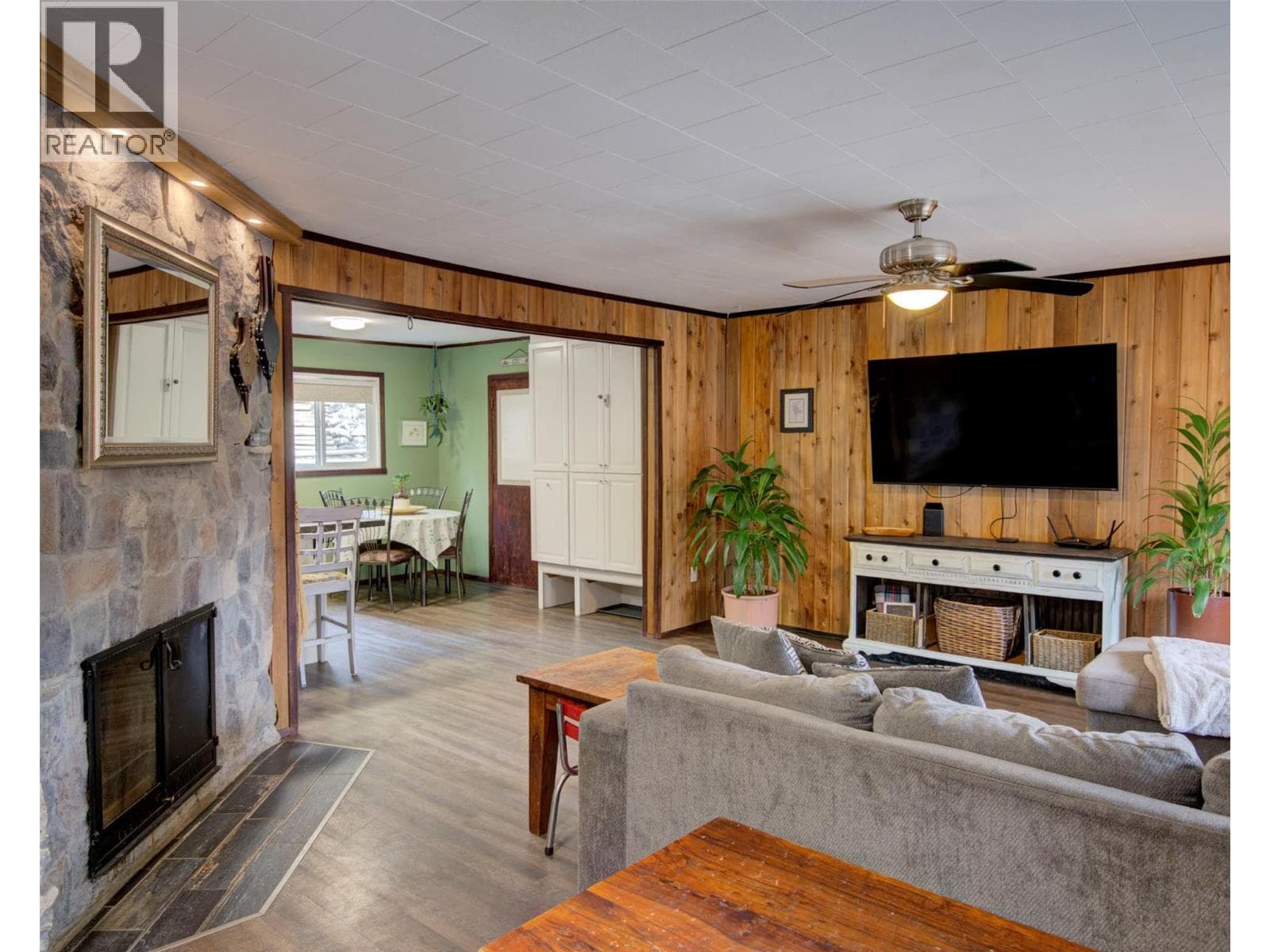 179 Springbend Road, Interior REALTORS® — photo 4