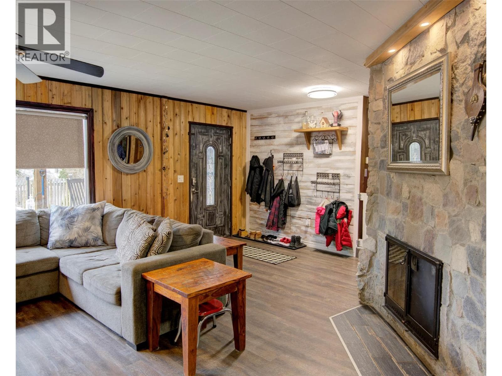 179 Springbend Road, Interior REALTORS® — photo 3