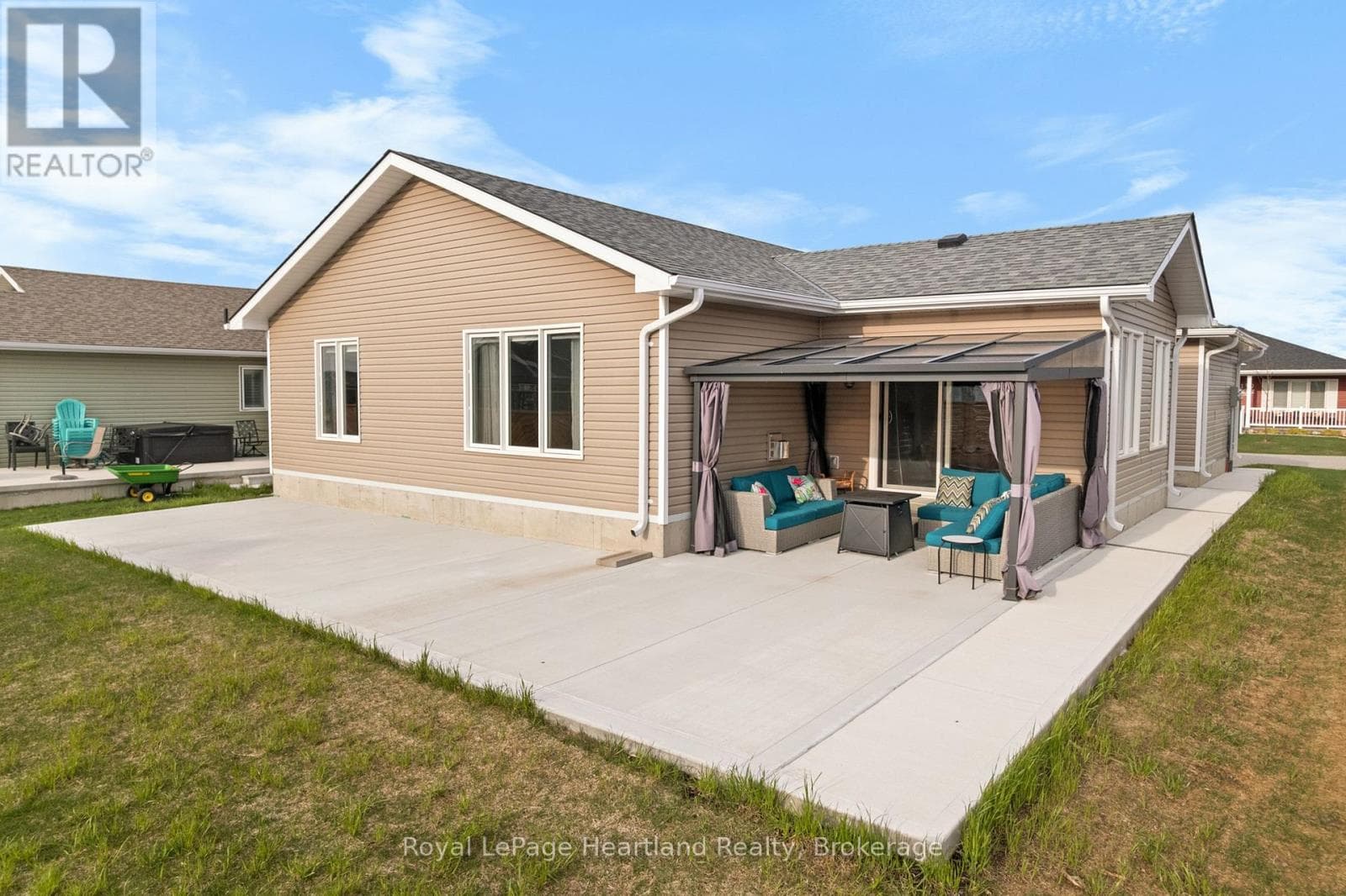 140 LAKE BREEZE DRIVE, OnePoint — photo 2