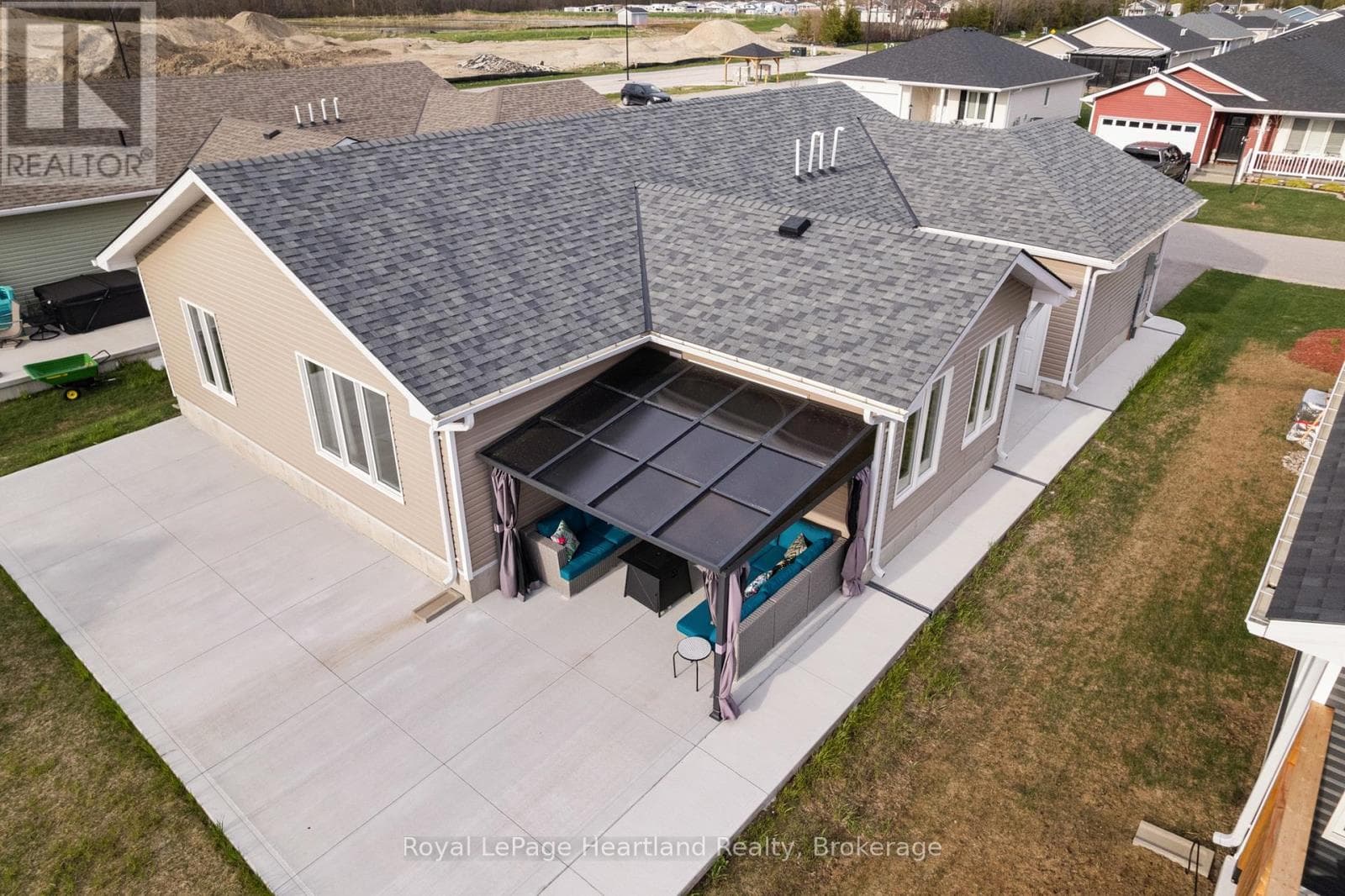 140 LAKE BREEZE DRIVE, OnePoint — photo 3