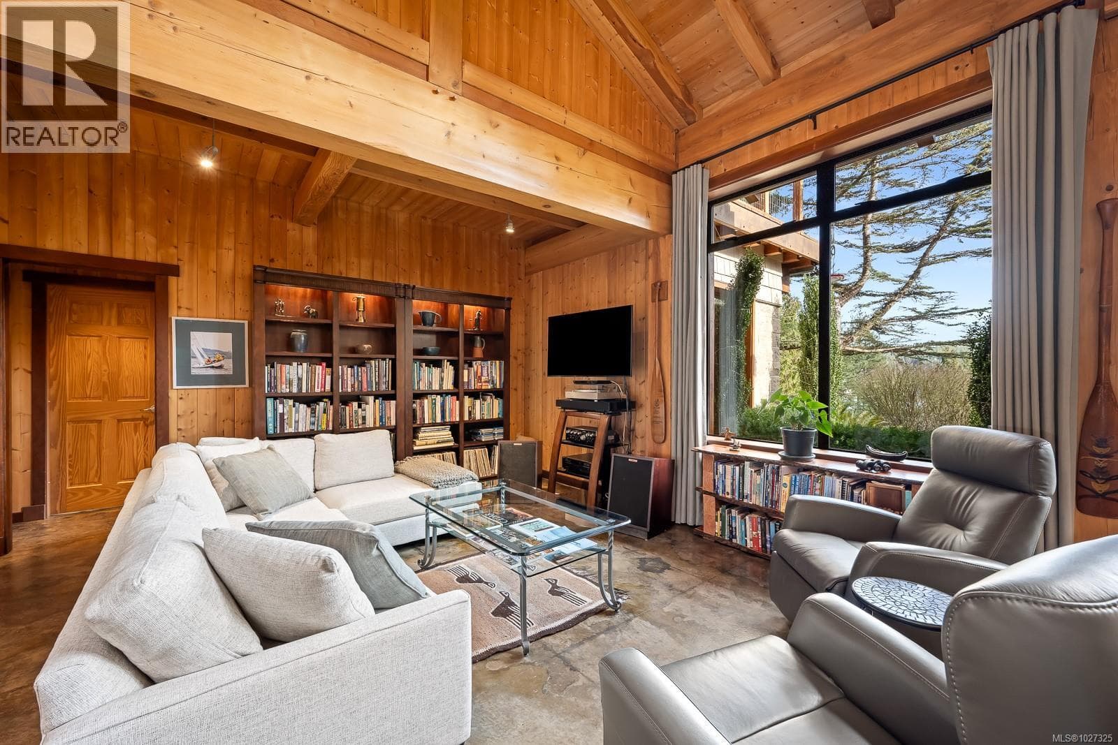 825 Austin Dr, Vancouver Island — photo 2