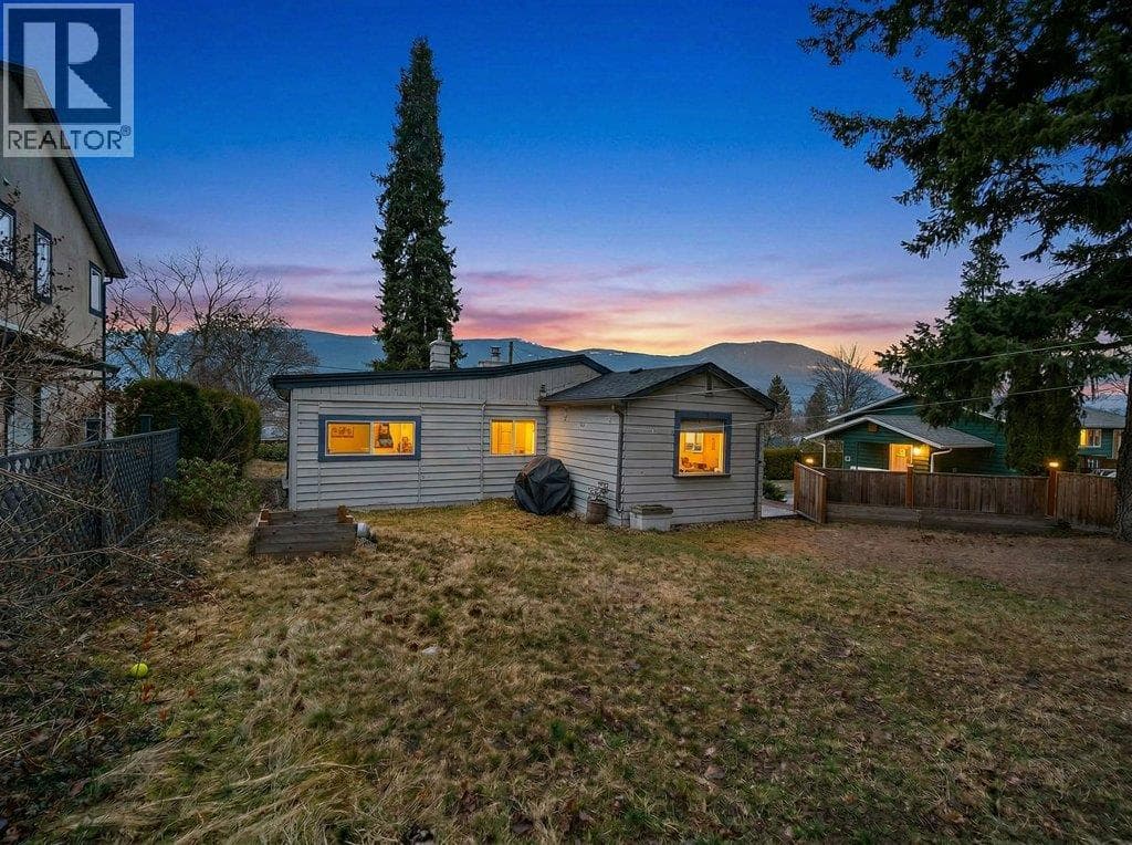 520 6 Street SE in 