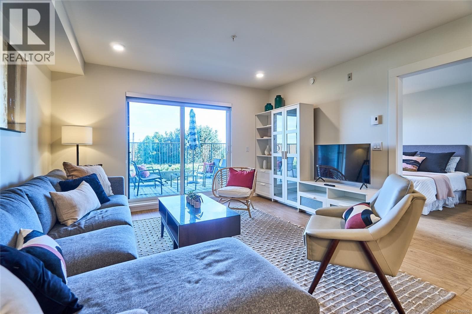 105 45 Haliburton St, Vancouver Island — photo 4