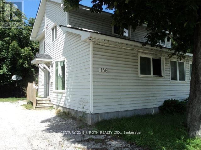 136 BARRIE ROAD, Toronto — photo 2