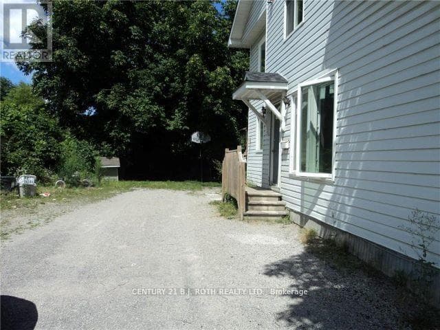 136 BARRIE ROAD, Toronto — photo 4