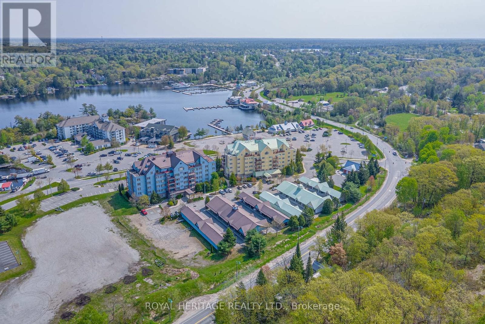 605 - 130 STEAMSHIP BAY RD ROAD, Toronto — photo 3