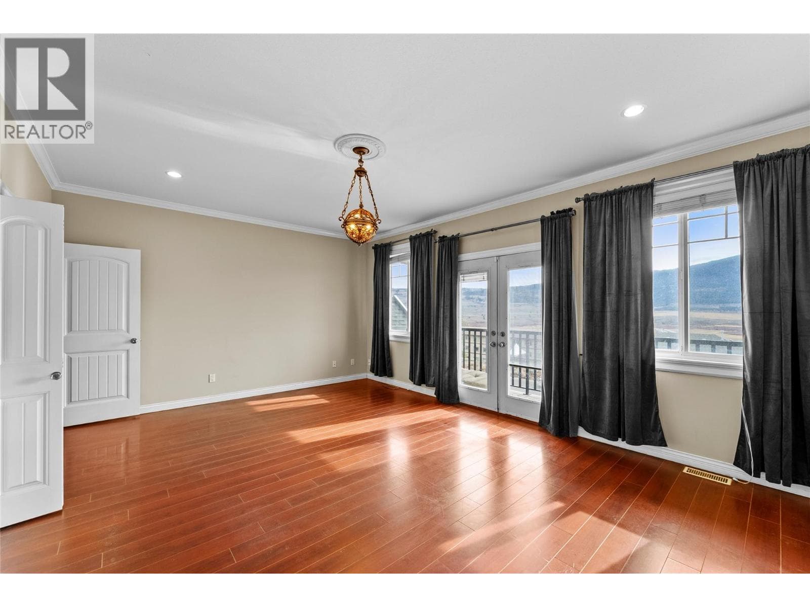 2709 Grandview Heights Road, Interior REALTORS®