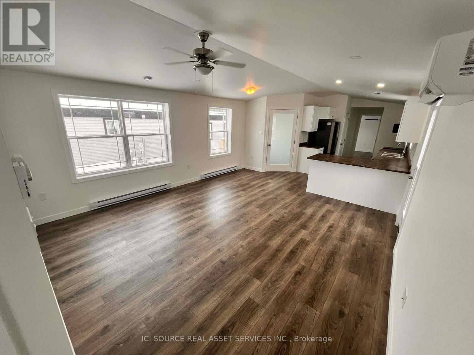 8910 LYNNWOOD PARK PRIVATE, Toronto — photo 2