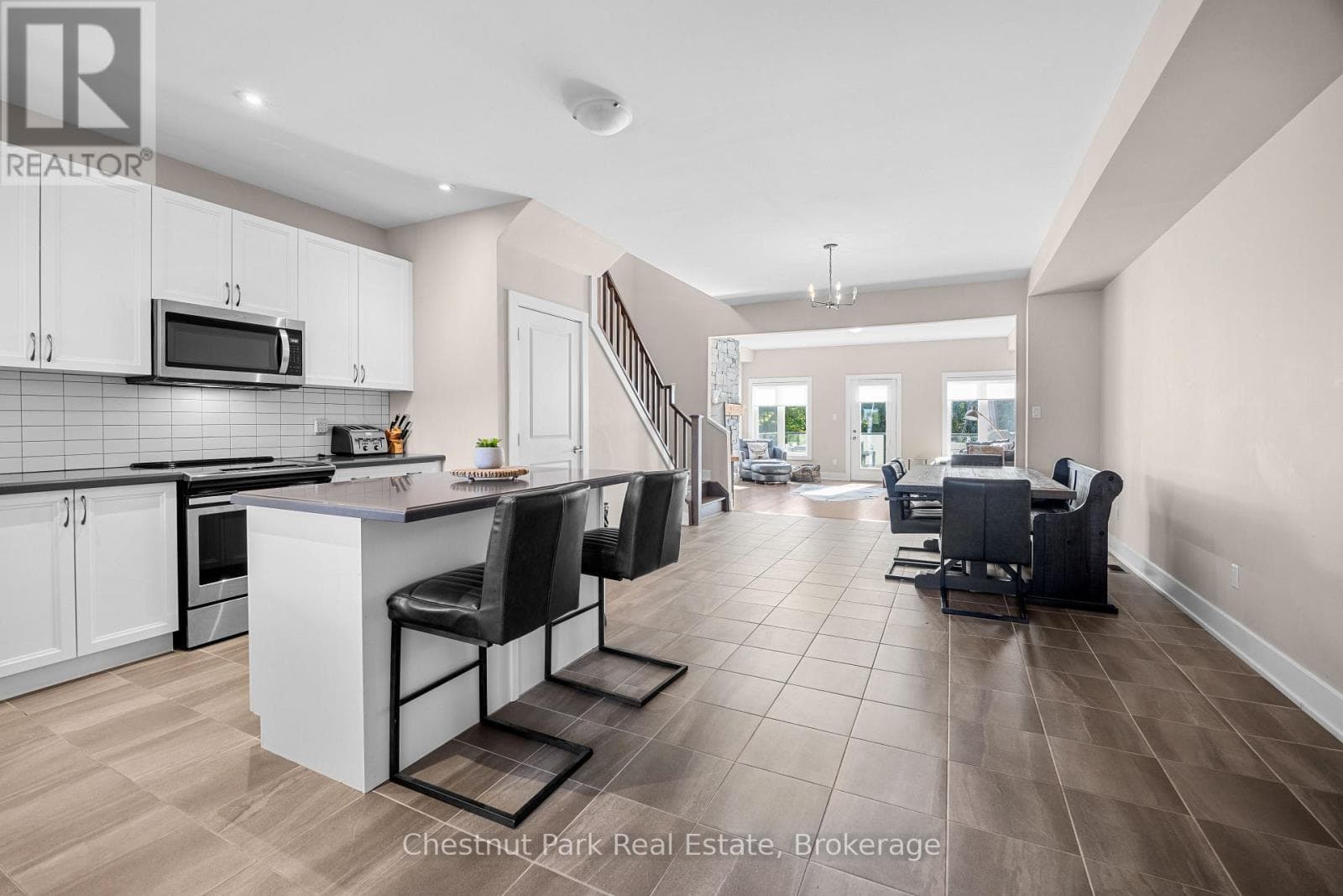 45 ROCKMOUNT CRESCENT, OnePoint — photo 2