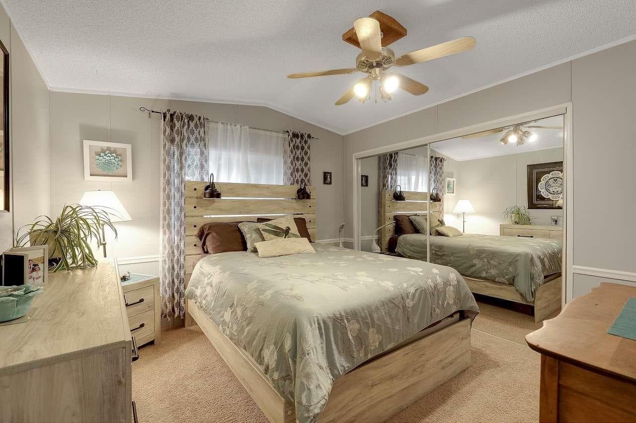 59 43201 LOUGHEED HIGHWAY in 