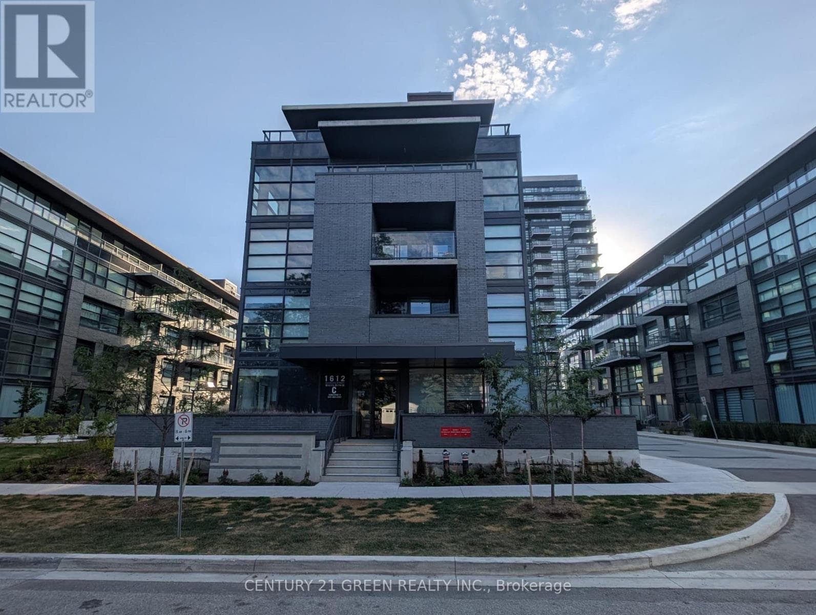 323C - 1612 CHARLES STREET, Toronto — photo 3