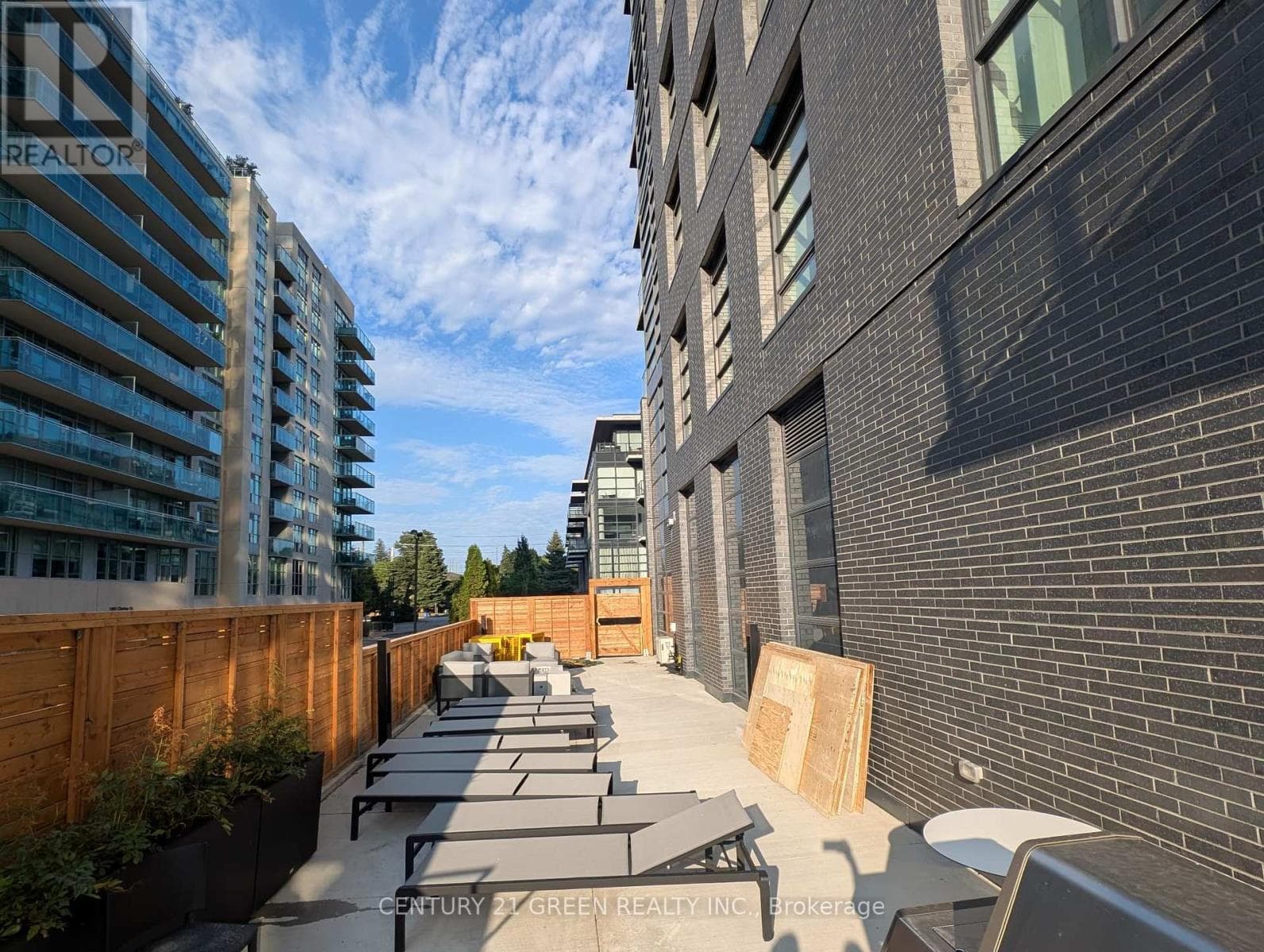 323C - 1612 CHARLES STREET, Toronto — photo 4