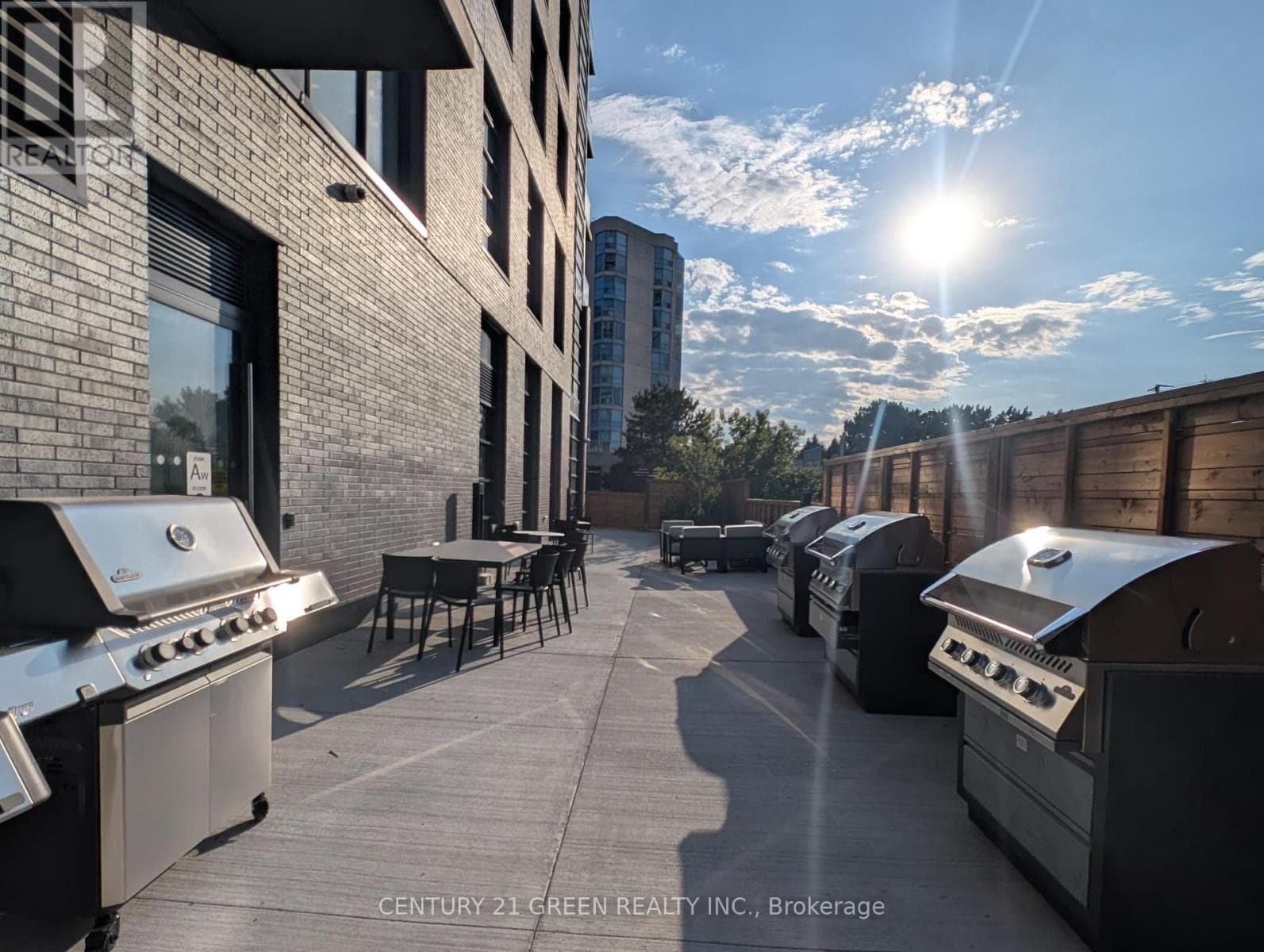 323C - 1612 CHARLES STREET, Toronto — photo 5