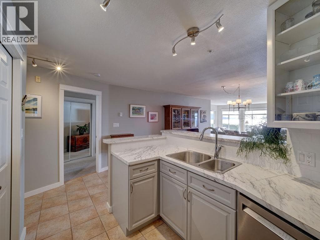 103 5470 INLET AVENUE, Greater Vancouver — photo 5