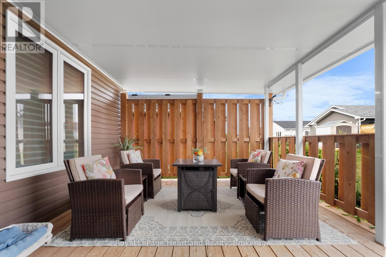 8 WINDWARD WAY NORTH, OnePoint — photo 3