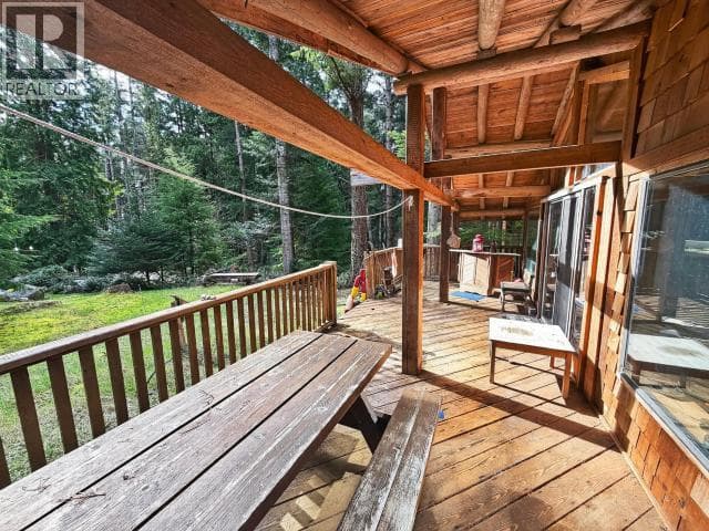 1229 TENNYSON RD, Powell River — photo 4