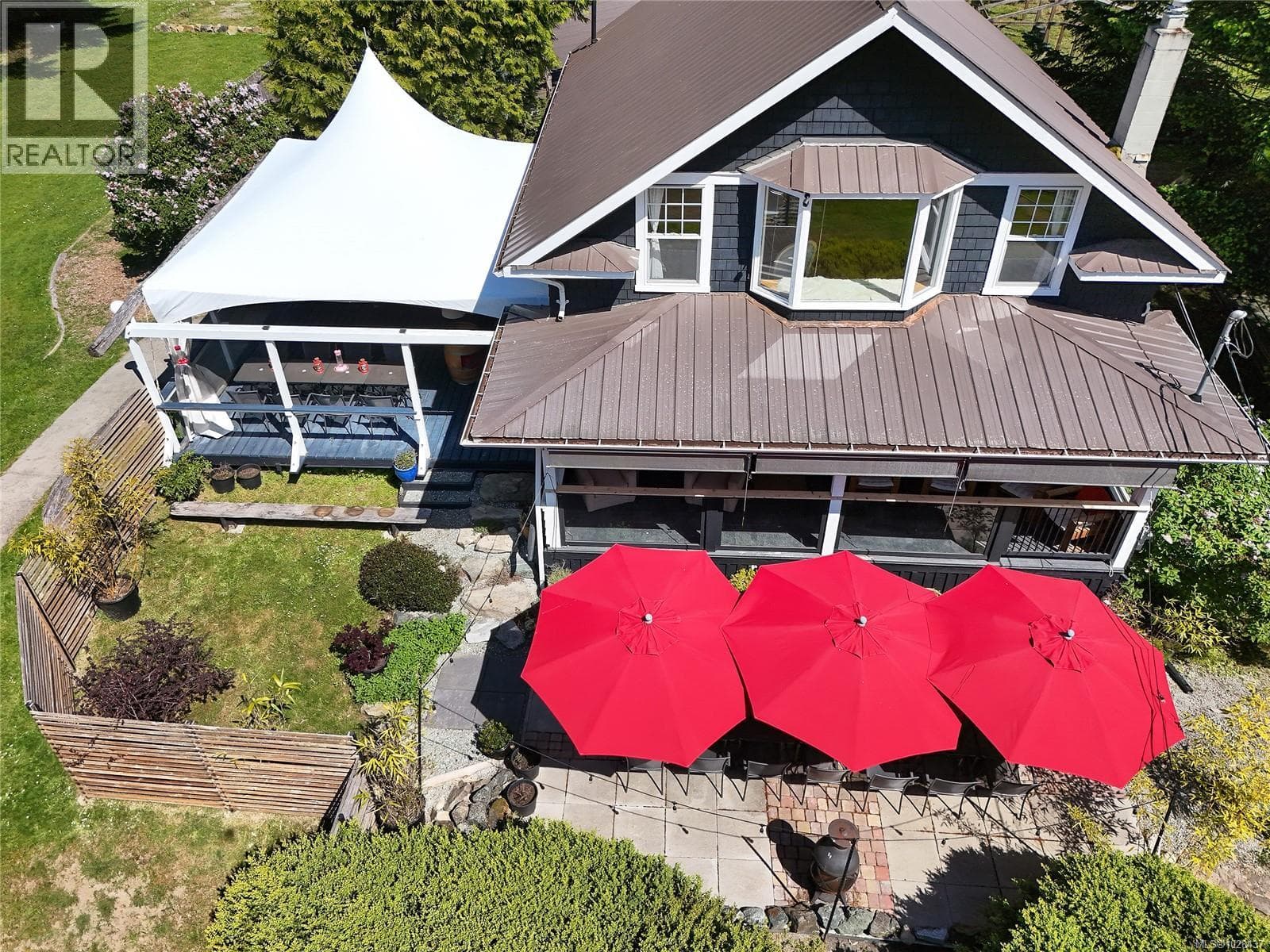 454 Village Bay Rd, Victoria — photo 3