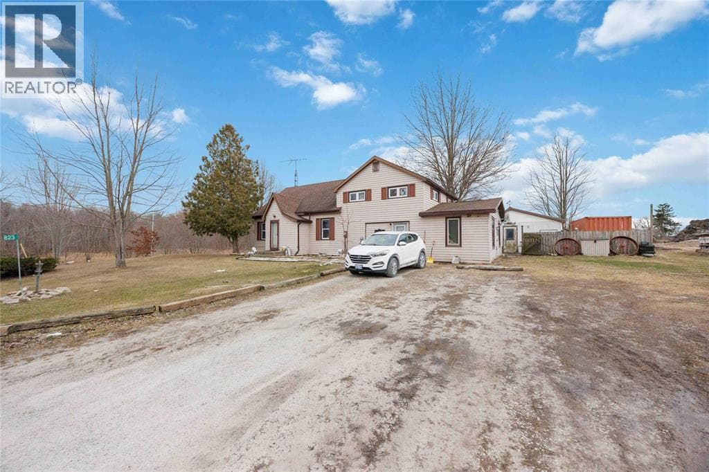823 HOLT LINE, Sarnia — photo 2