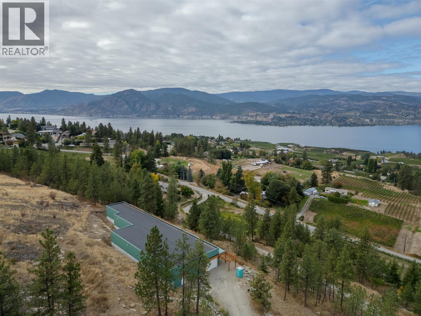 2864 ARAWANA ROAD, Interior REALTORS® — photo 2