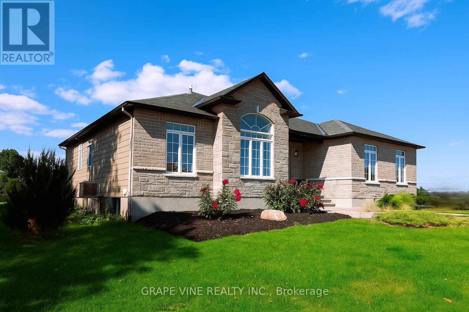 138 ASHTON CREEK CRESCENT, Ottawa — photo 2