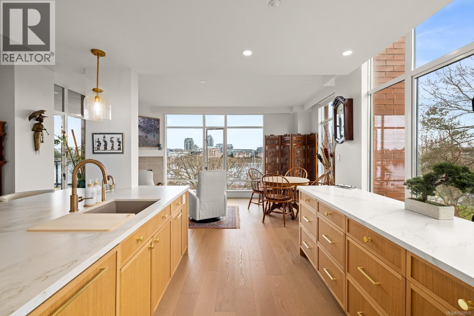517 21 DALLAS ROAD, Victoria — photo 5