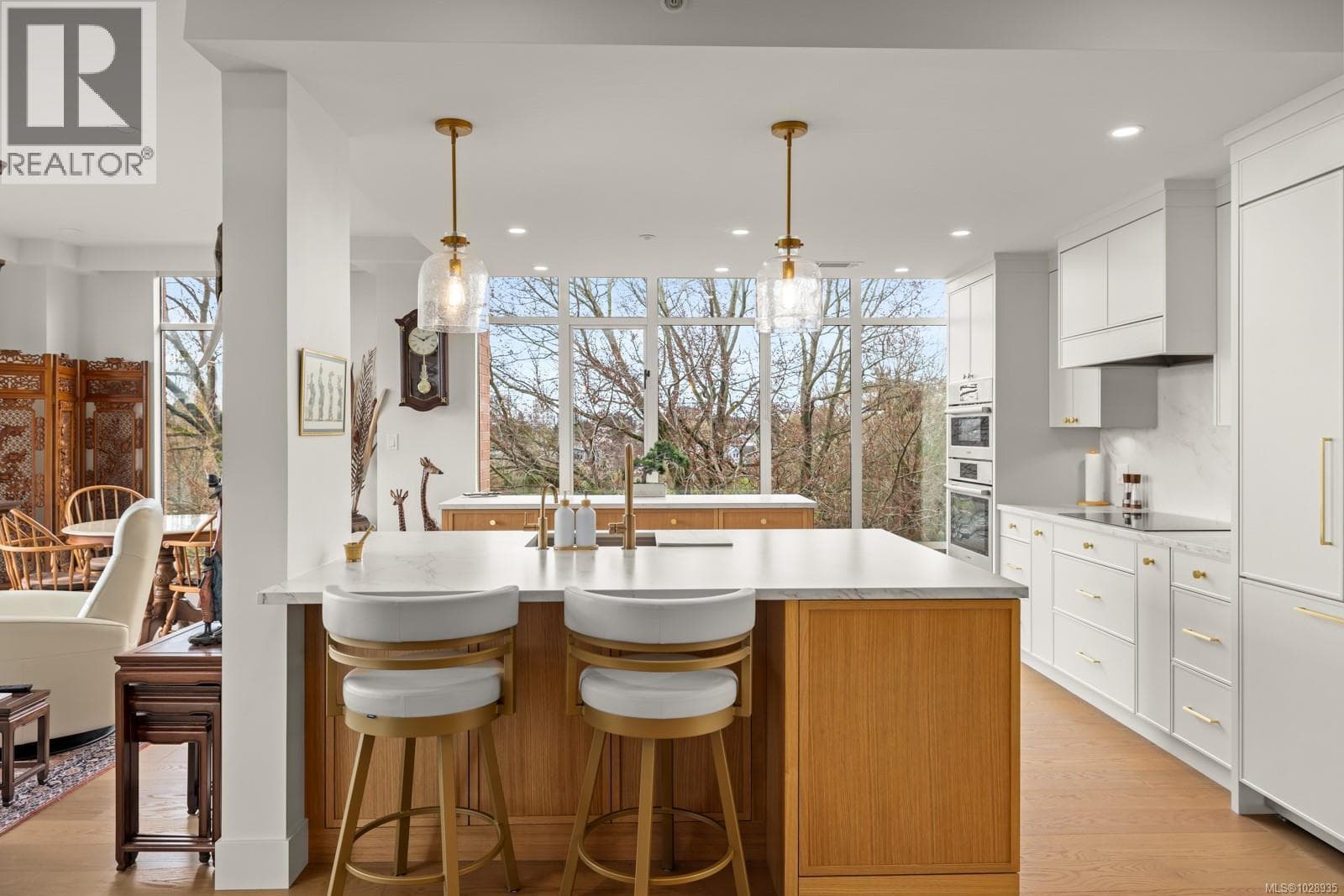 517 21 DALLAS ROAD, Victoria — photo 4