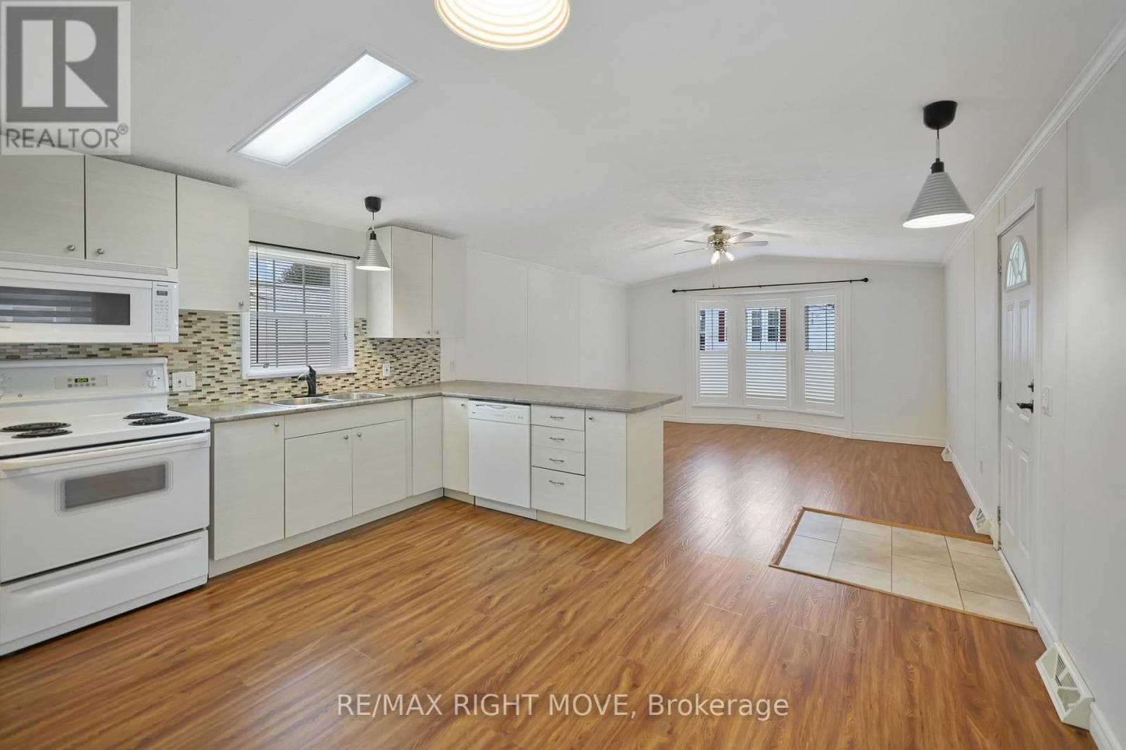 4041 ASH CRESCENT, Toronto — photo 4