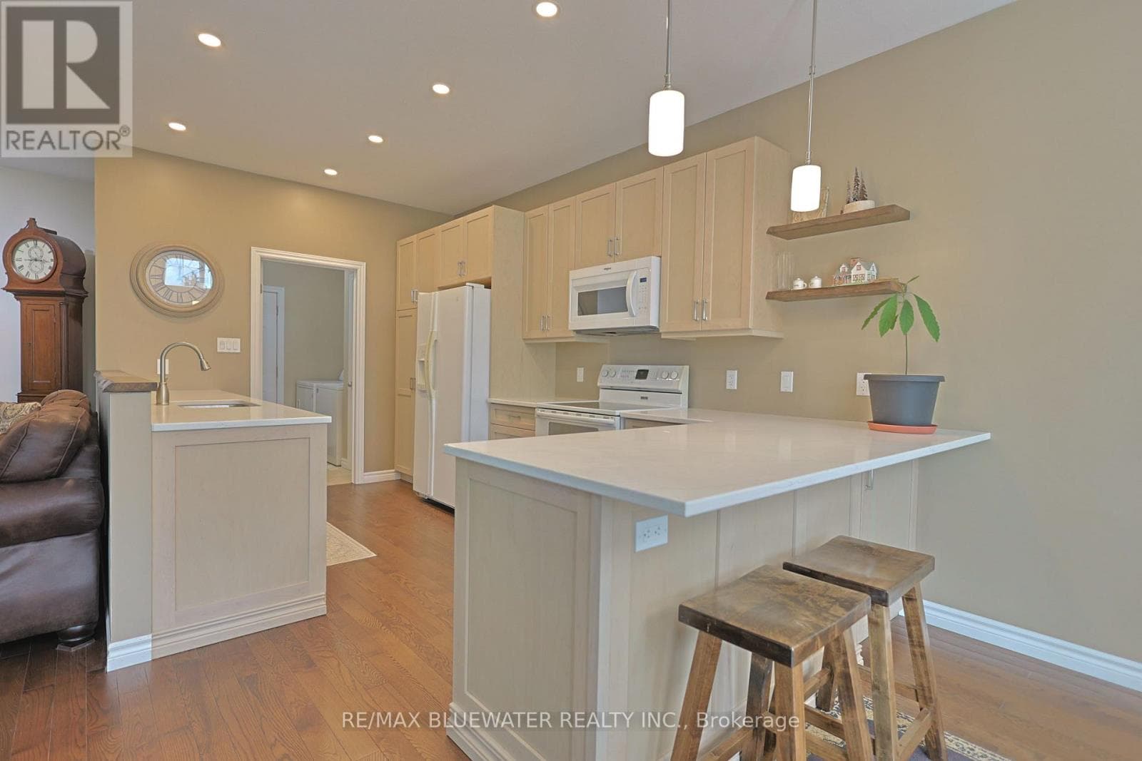 13 OAKWOOD LINKS LANE, London and St. Thomas — photo 4